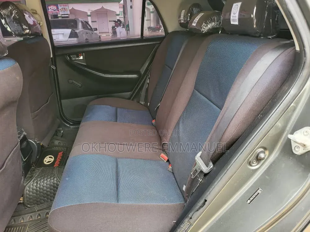 Toyota Corolla 2005 Gray