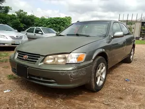 Toyota Camry 2001 Gray