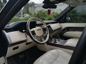 Land Rover Range Rover P400 SE SWB 2023 Black