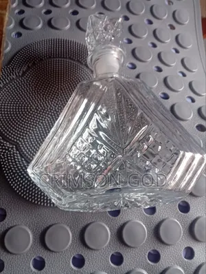 High-End Sealed Decanter With Lid