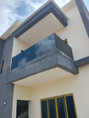 Glass Balcony Railing)