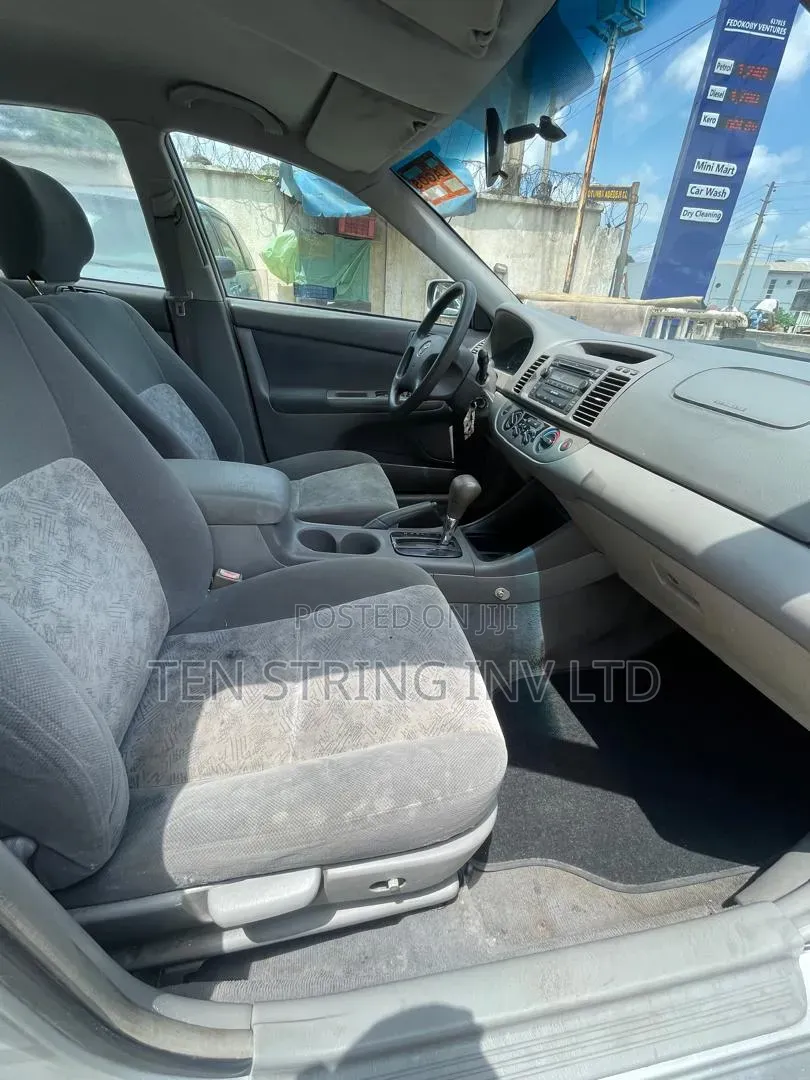 Toyota Camry 2004 Silver
