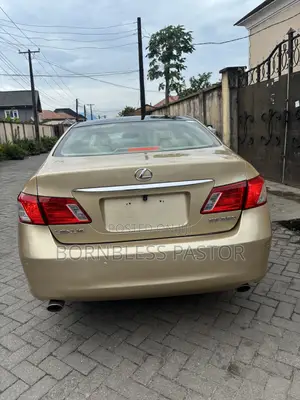 Lexus ES 350 2010 Gold