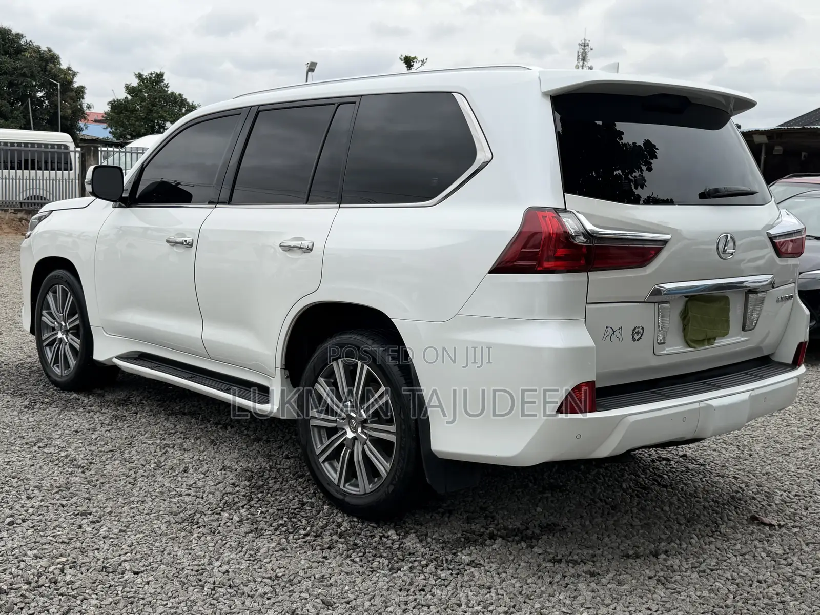 Lexus LX 570 AWD 2016 White