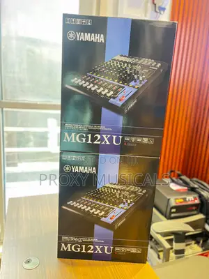 12 Channels Yamaha Mixer MG12XU