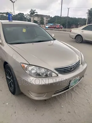 Toyota Camry 2004 Gold