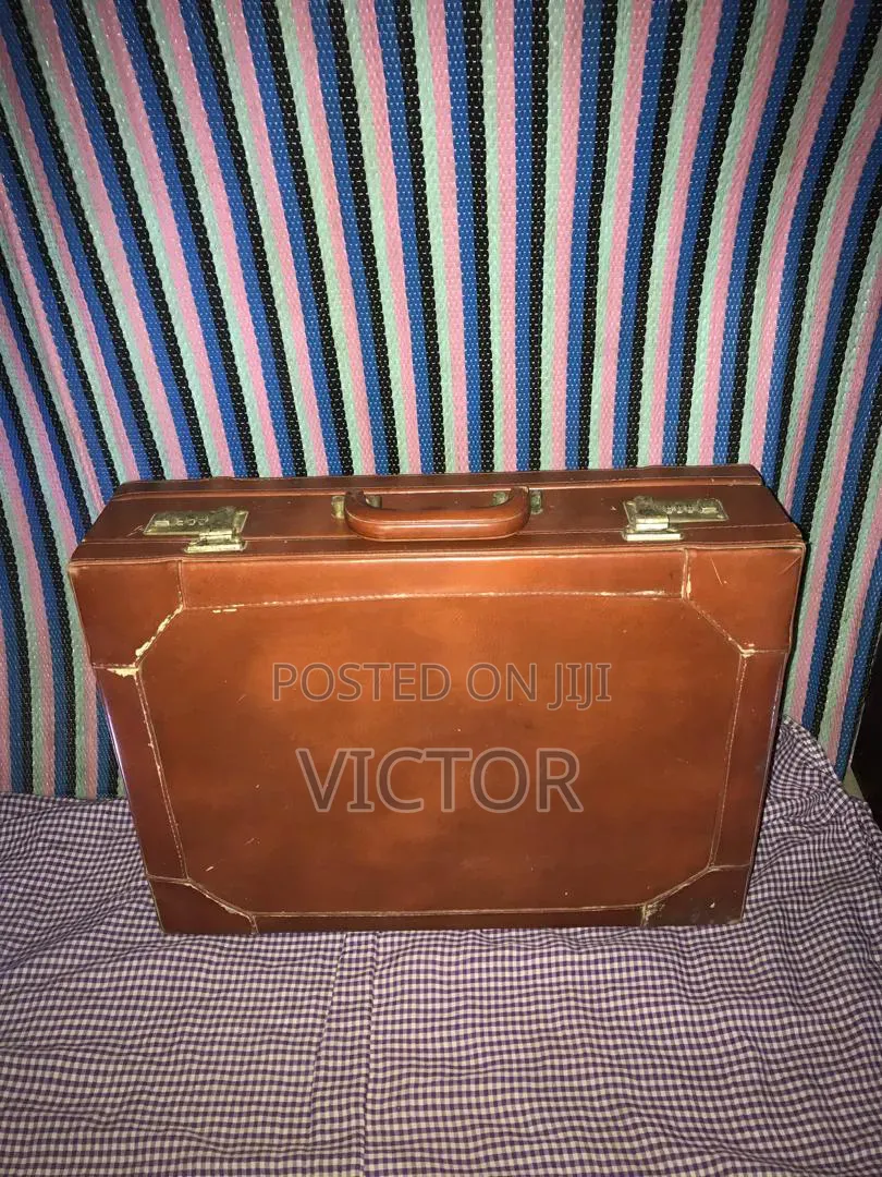 Premium Vintage Leather Briefcase/ Executive Attaché Case