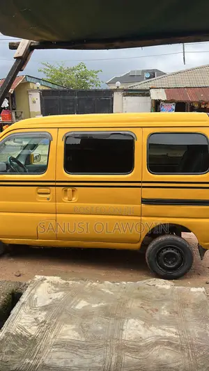 Suzuki Every 2012 Yellow