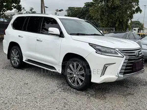 Lexus LX 570 AWD 2016 White