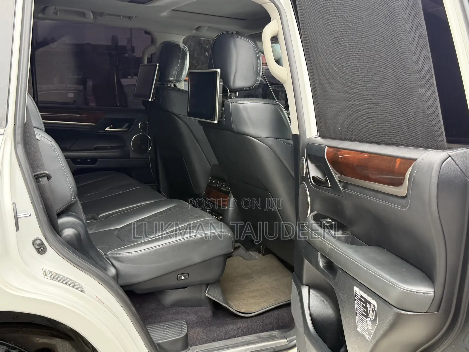 Lexus LX 570 AWD 2016 White