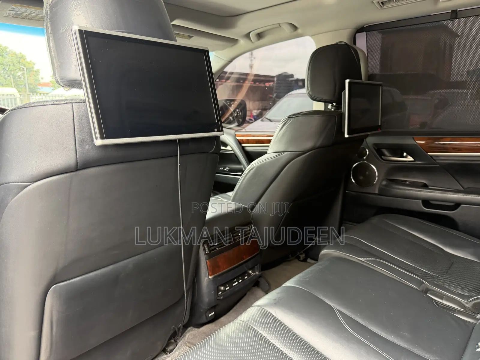 Lexus LX 570 AWD 2016 White