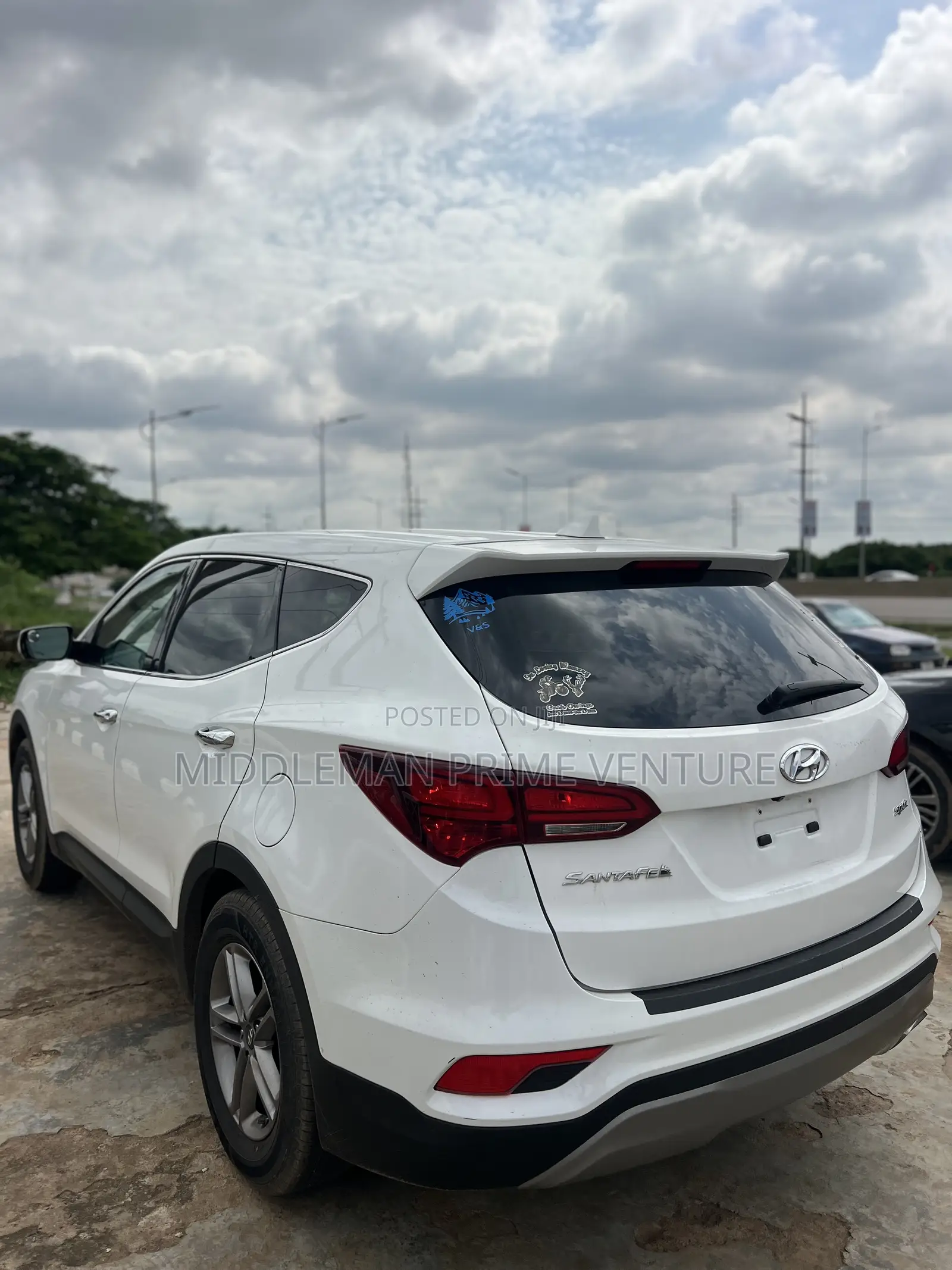 Hyundai Santa Fe 2017 White
