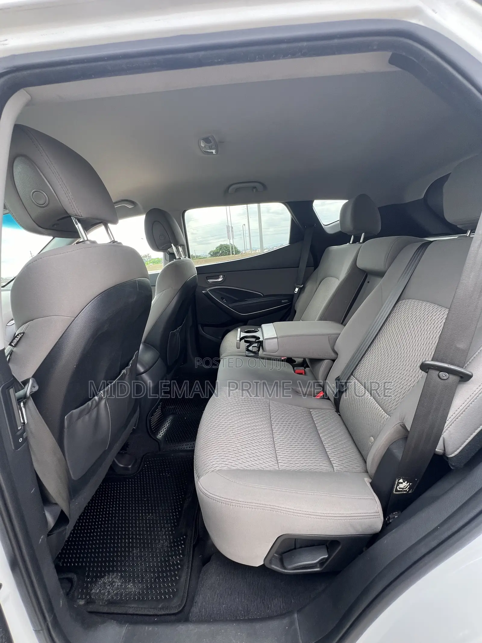Hyundai Santa Fe 2017 White
