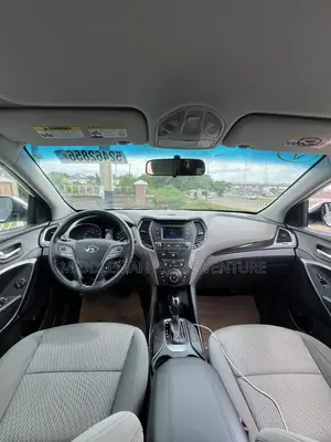 Hyundai Santa Fe 2017 White