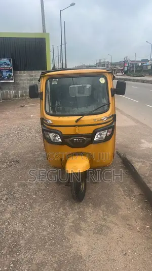 TVS King Deluxe Plus iTouch Start 2020 Yellow