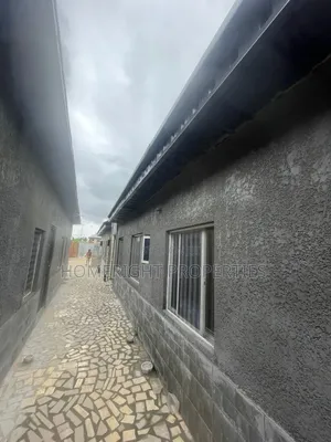 1bdrm Apartment in Akesan for rent