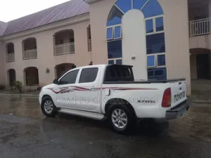 Toyota Hilux 2.0 VVT-i 2010 White