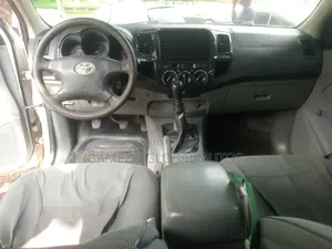Toyota Hilux 2.0 VVT-i 2010 White
