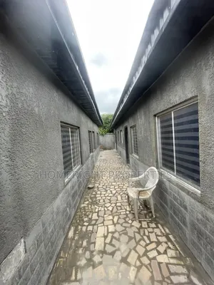 1bdrm Apartment in Akesan for rent