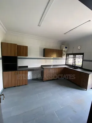 4bdrm Townhouse / Terrace in In Secured Gated, Ikeja GRA for rent