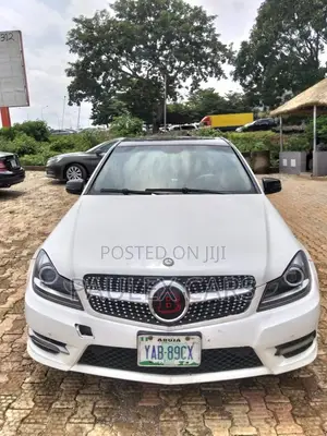 Mercedes-Benz C300 Luxury Sedan AWD (3.0L 6cyl 7A) 2008 White