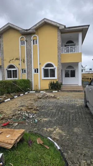 4bdrm Duplex in Innoyo Estate, Lagos Island / Lagos Island for rent
