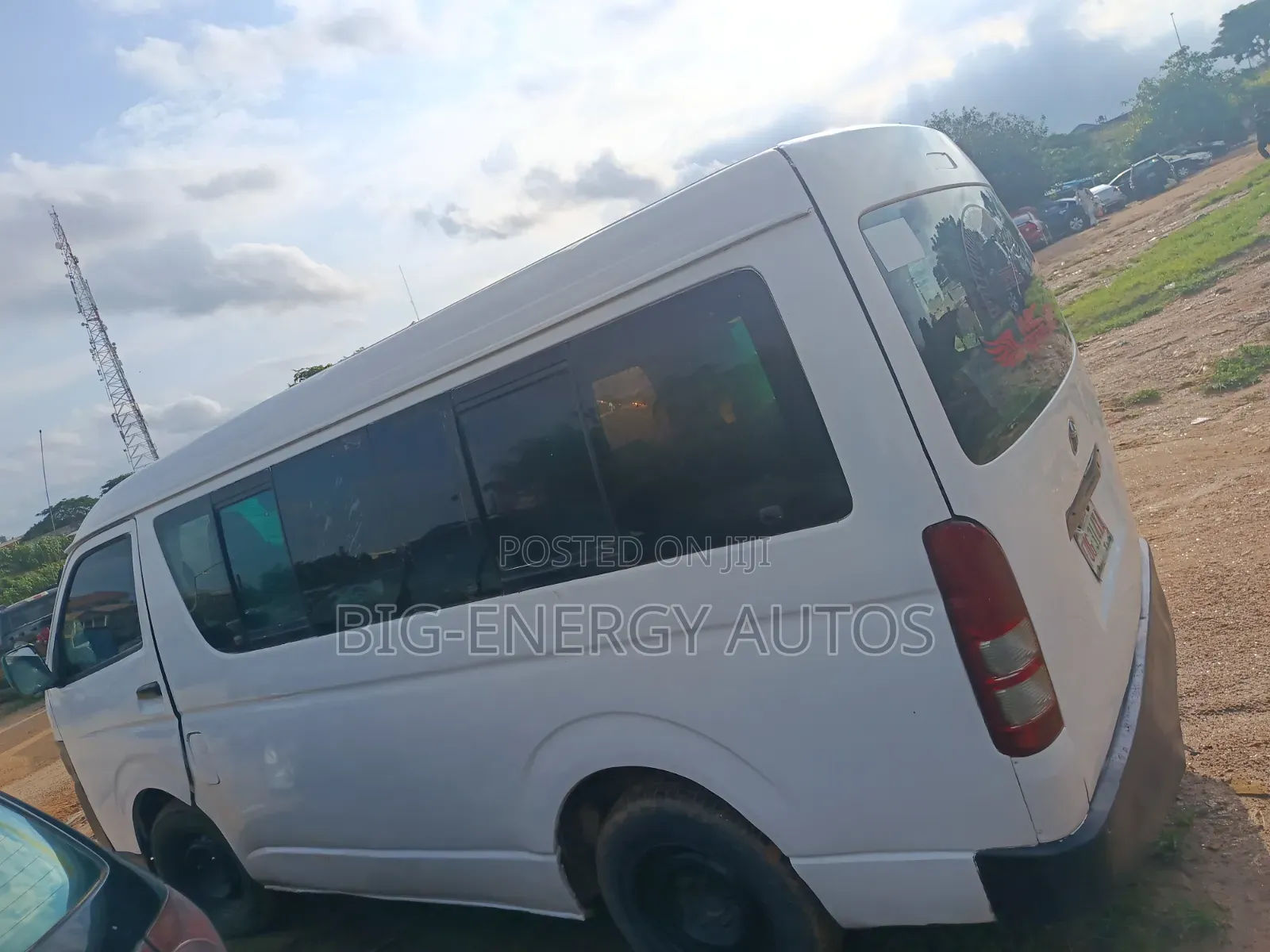 Toyota HiAce 2014 White