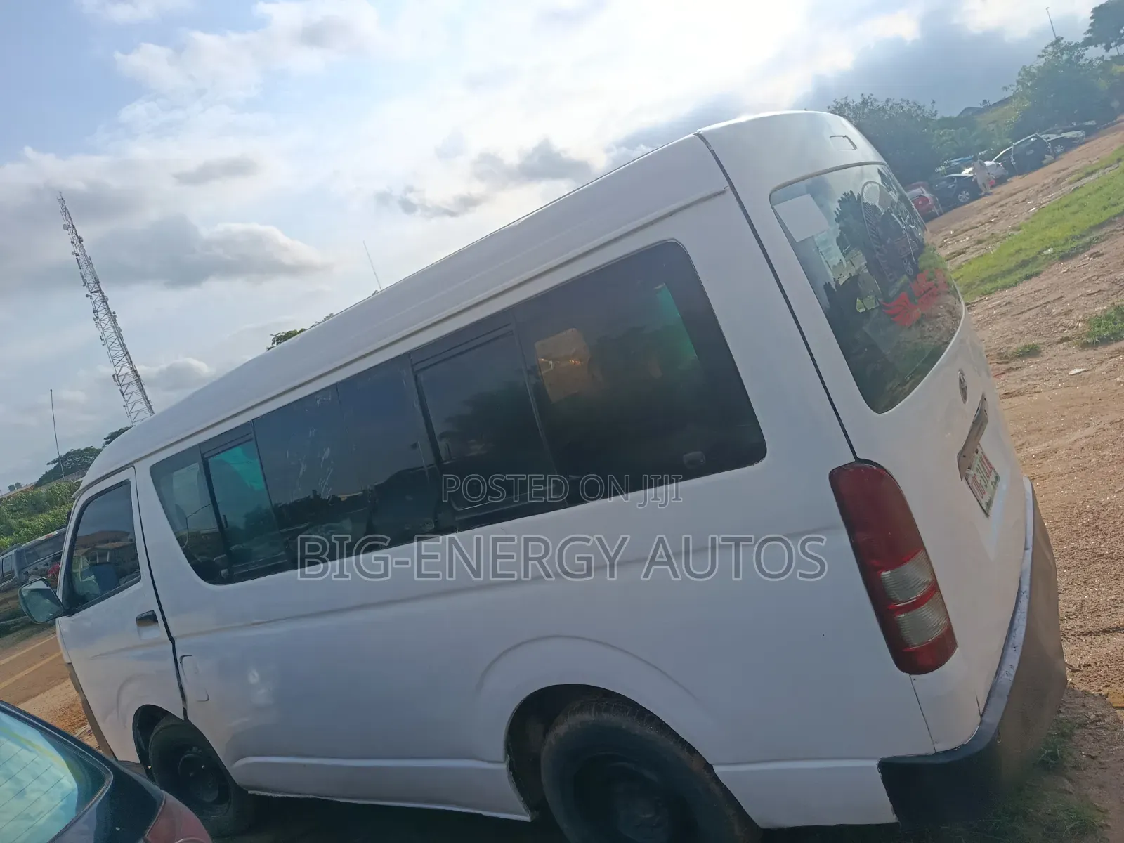 Toyota HiAce 2014 White