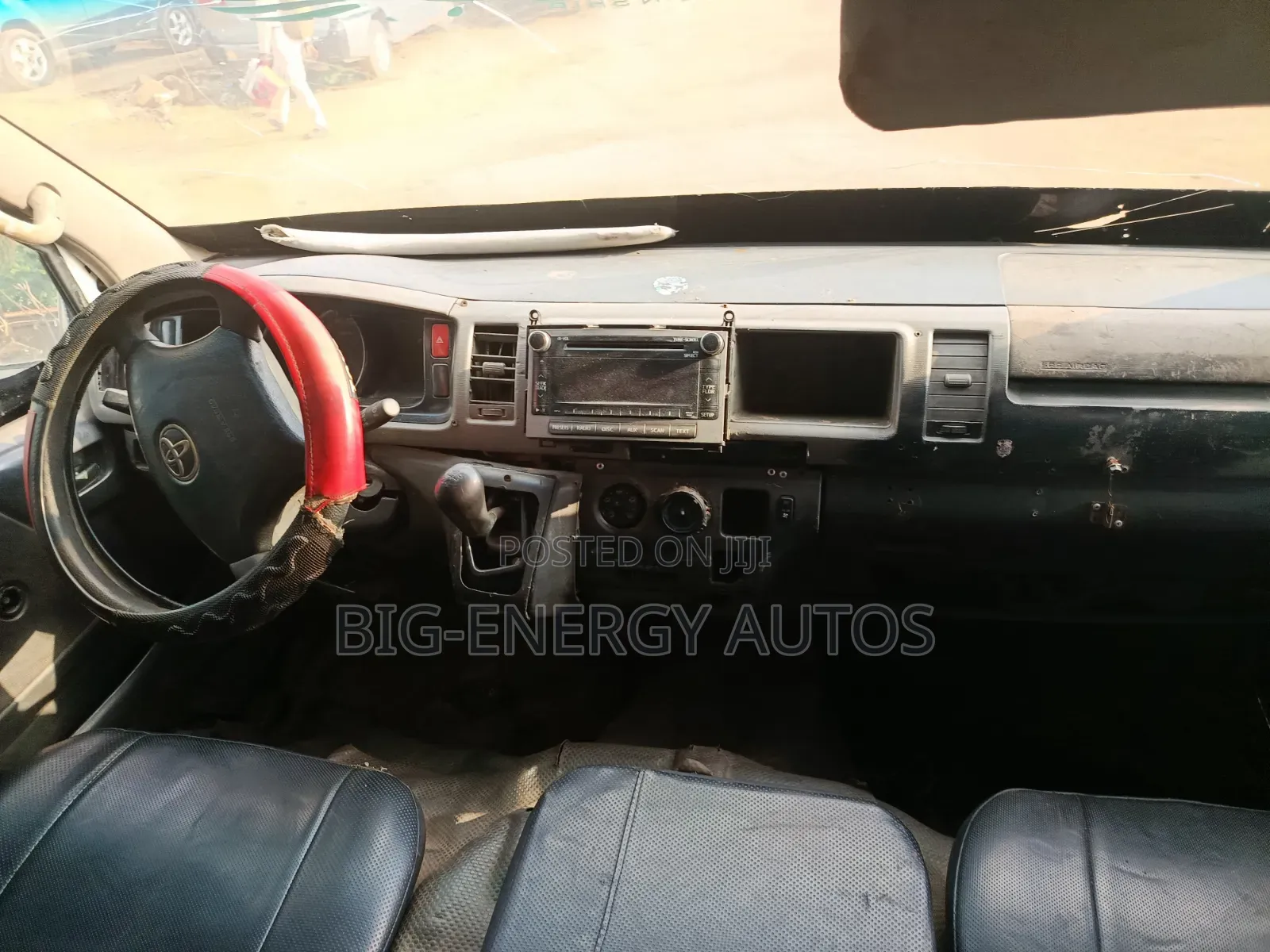 Toyota HiAce 2014 White