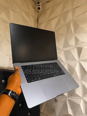 Laptop Apple MacBook Pro 2023 M2 16GB Apple M2 SSD 512GB