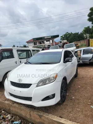 Toyota Matrix 2010 White