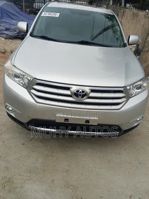 Toyota Highlander 3.5L 4WD 2013 Silver