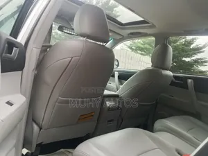 Toyota Highlander 3.5L 4WD 2013 Silver