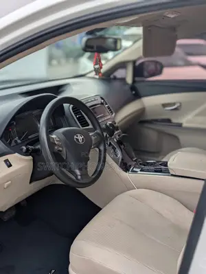 Toyota Venza V6 AWD 2012 White