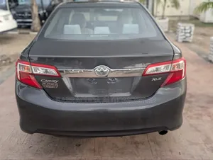 Toyota Camry XLE 4dr Sedan (2.5L 4cyl 6A) 2012 Gray