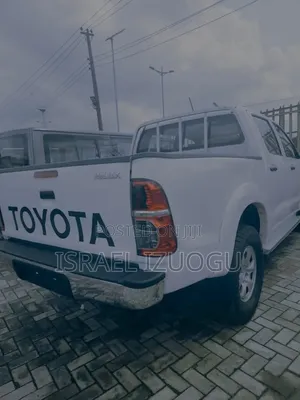 Toyota Hilux 2011 White