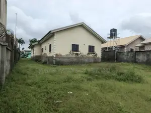 4bdrm Bungalow in Galadimawa Oriental for sale