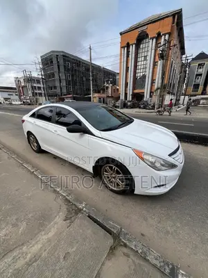 Hyundai Sonata GLS Sedan FWD (2.4L 4cyl 6A) 2011 White