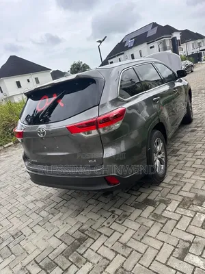 Toyota Highlander XLE V6 4x4 (3.5L 6cyl 6A) 2016 Gray