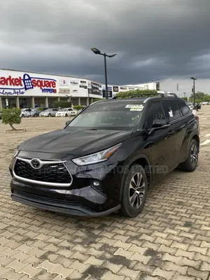 Toyota Highlander XLE 2022 Black