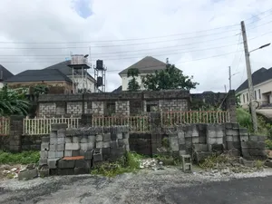 4bdrm Bungalow in Galadimawa for sale