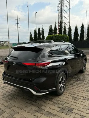 Toyota Highlander XLE 2022 Black