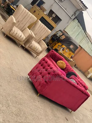 Top Quality 7 Seaters Full Padded Sofa Set With Throw Pillows (3,2,1,1