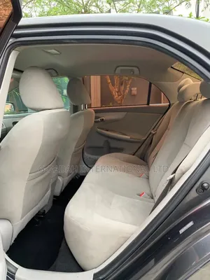 Toyota Corolla 2010 Gray