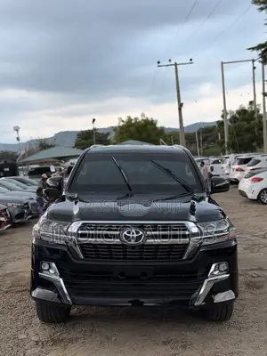 Toyota Land Cruiser 5.7 V8 VXR 2019 Black