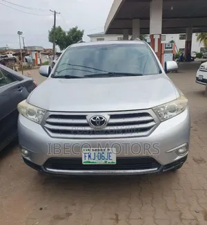 Toyota Highlander Limited 3.5l 4WD 2013 Silver