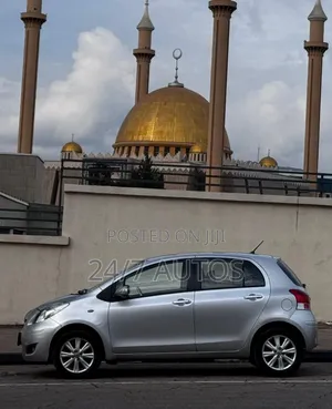 Toyota Yaris 2012 Silver