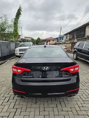 Hyundai Sonata Limited w/Brown Leather 4dr Sedan (2.4L 4cyl 6A) 2015
