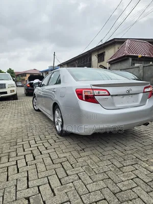Toyota Camry SE Sport 4dr Sedan (2.5L 4cyl 6A) 2014 Silver