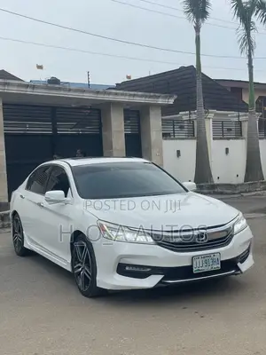 Honda Accord Touring V6 4dr Sedan FWD (3.5L 6cyl 6A) 2017 White
